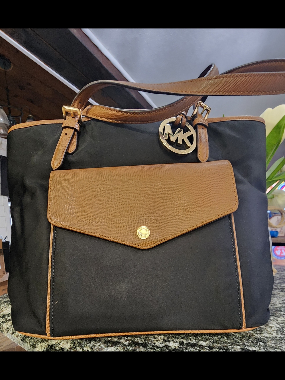 Michael Kors Black and Tan Tote with Matching Tan Wallet- NWOT - Picture 5 of 15